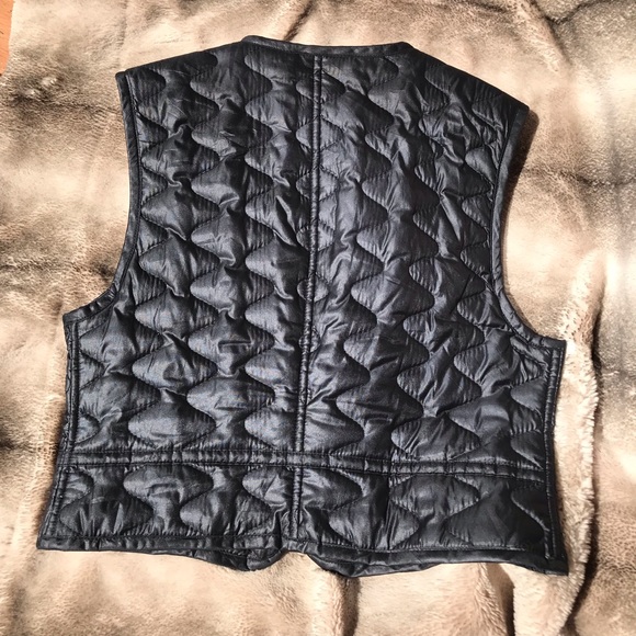 DKNY Lightweight quilted vest - Picture 2 of 5
